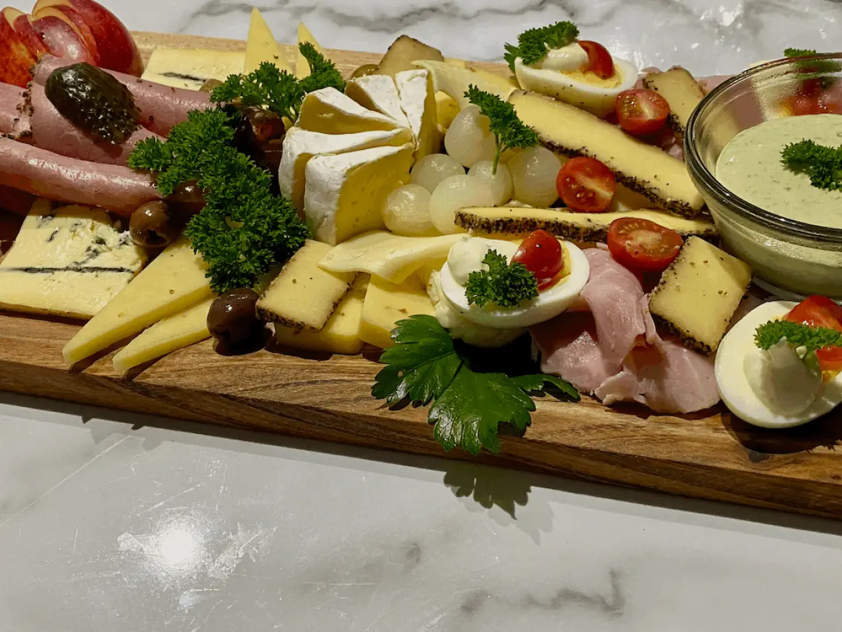 NZ Coromandel Fantail Hill BB Käse Wurstplatte