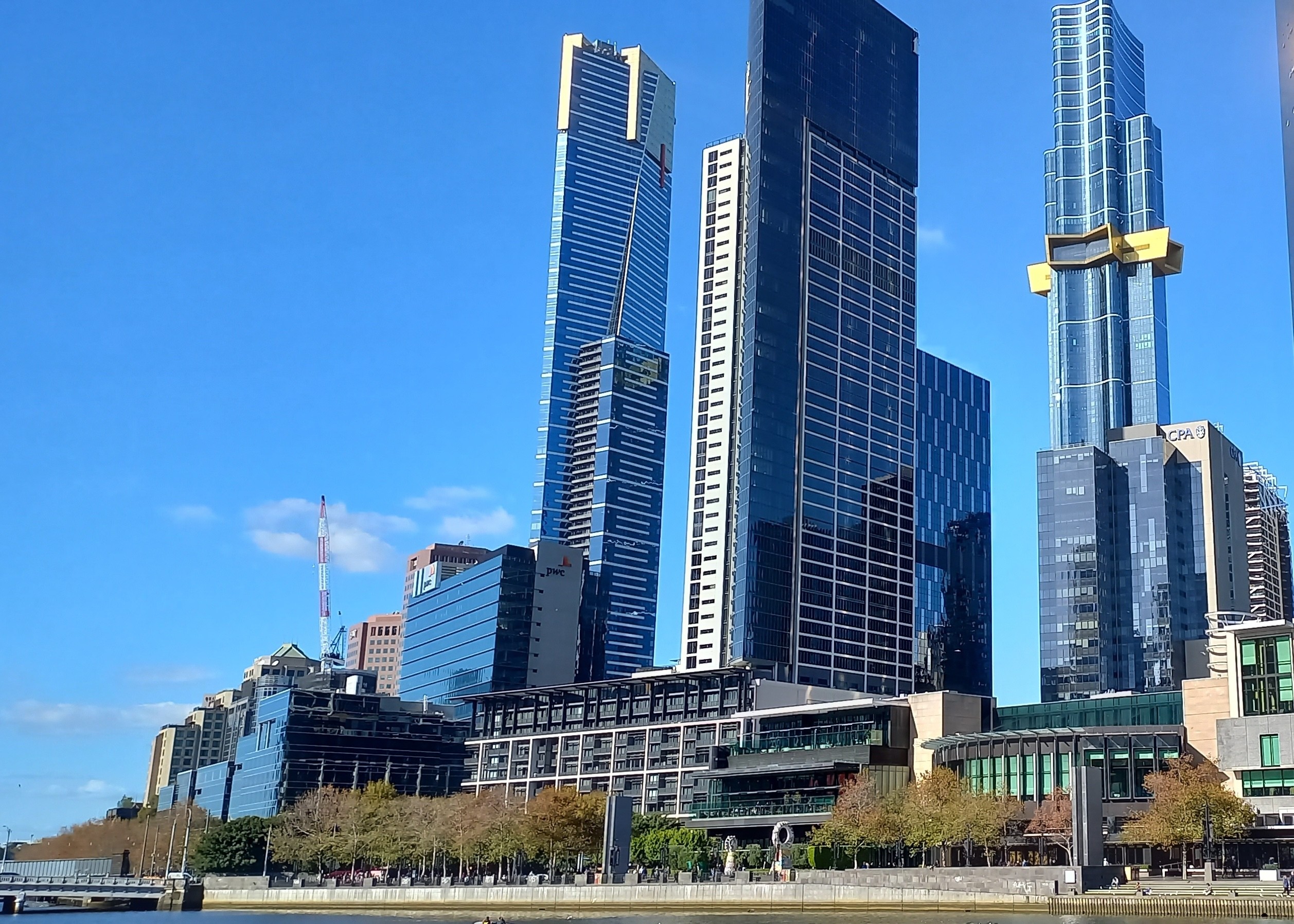 AU Melbourne Skyline Travel Essence