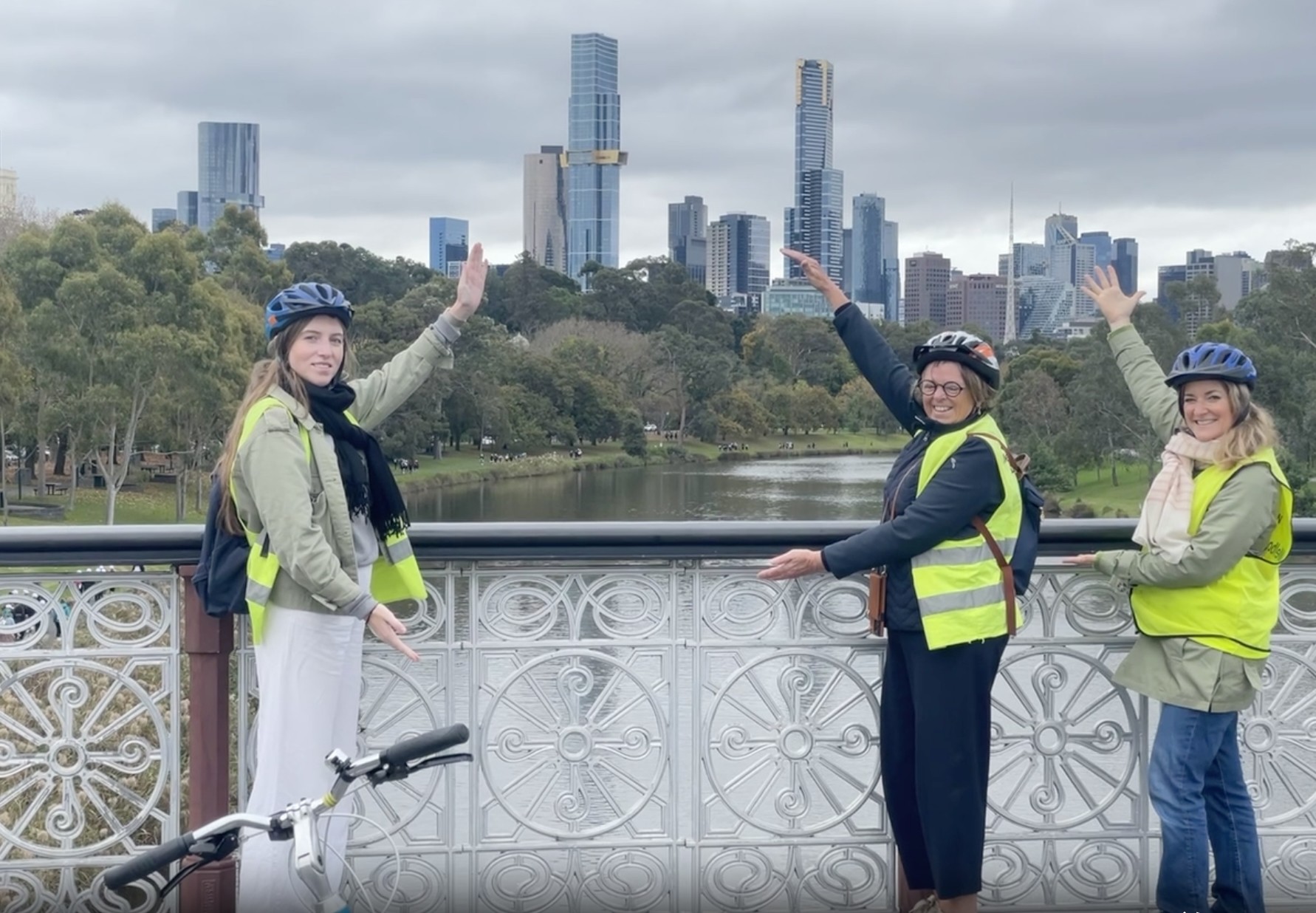 AU Melbourne by Bike City View Travel Essence