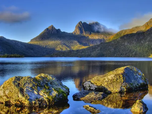 Cradle Mountain hinter dem Dove Lake in Tasmanien