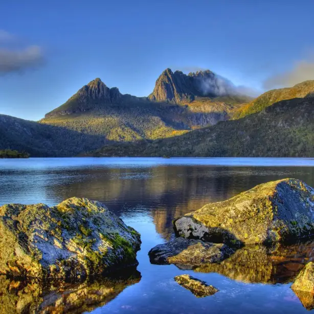 Cradle Mountain hinter dem Dove Lake in Tasmanien