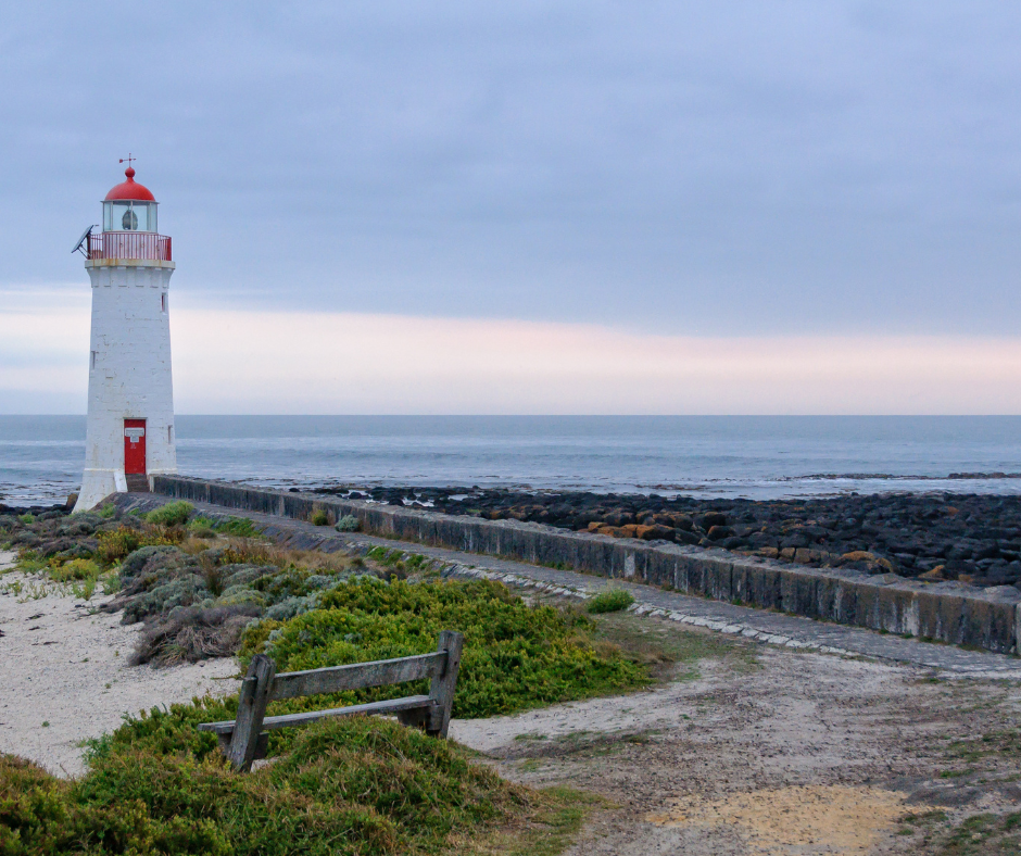 AUS-VIC-Port-Fairy-Griffiths-Island-Lighthouse