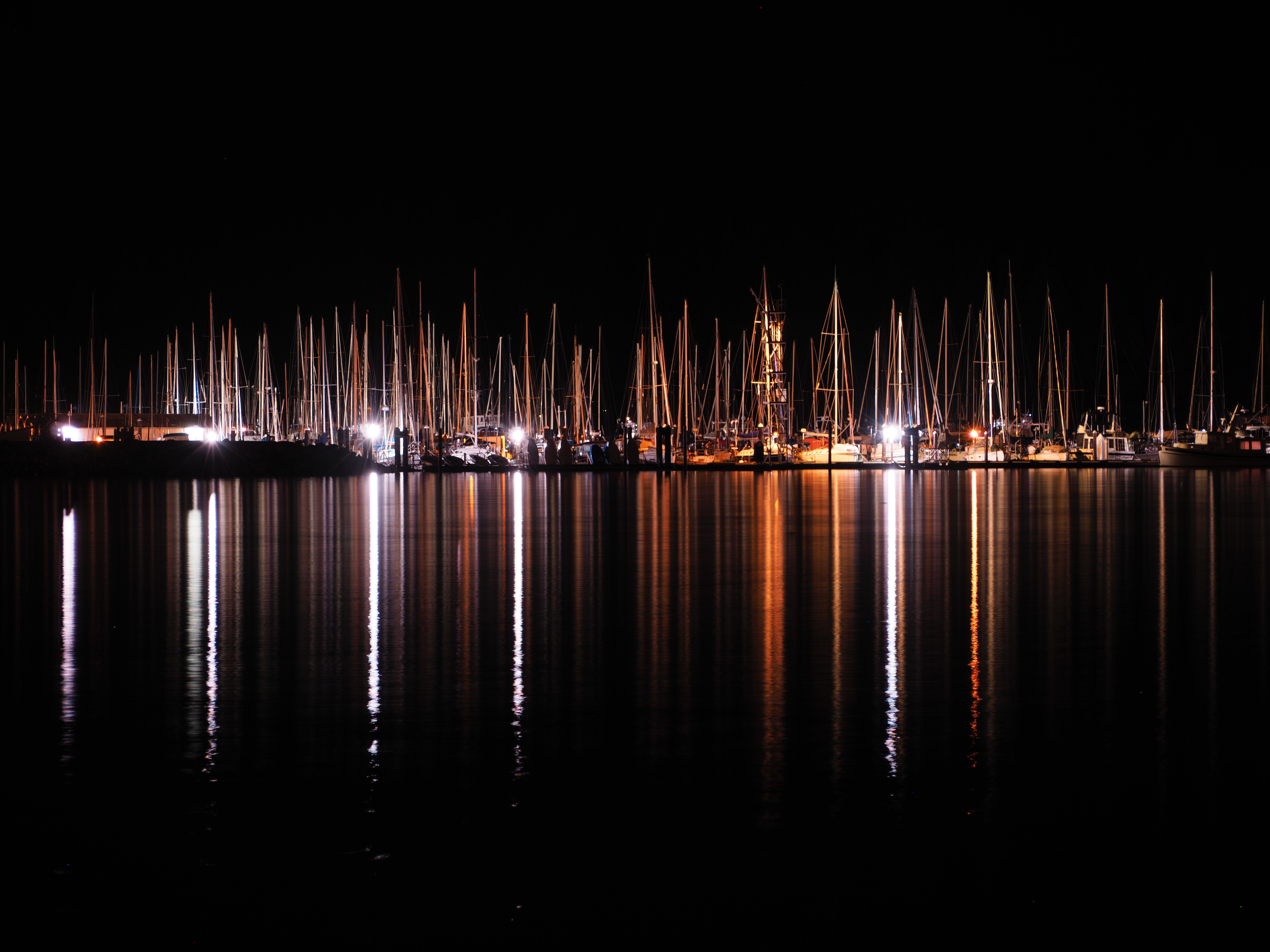 CA BC Vancouver Island Nanaimo harbour night pierre alain picard e unsplash