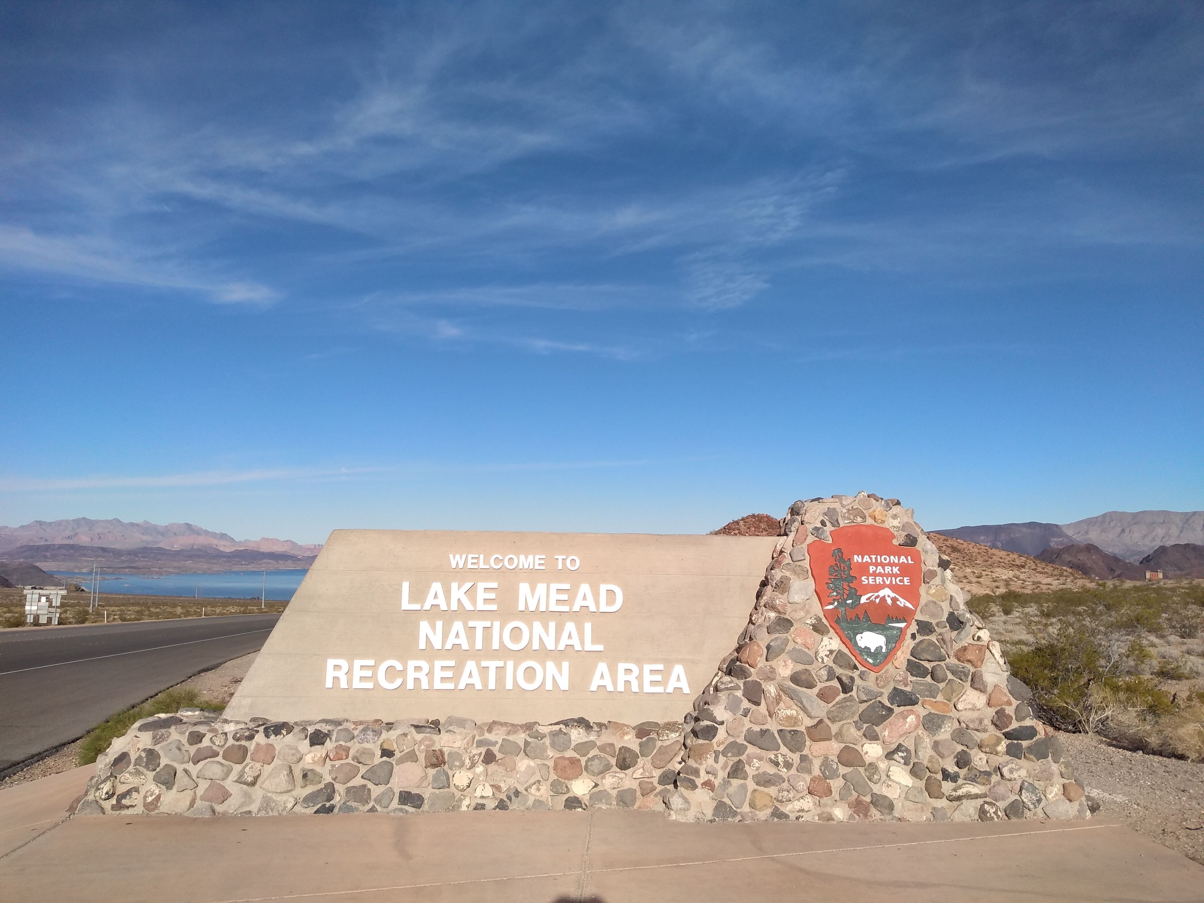 US Nevada Arizona Lake Mead entrance david lusvardi unsplash