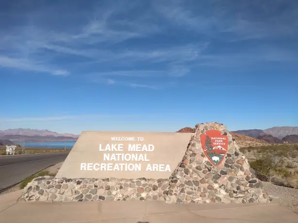 US Nevada Arizona Lake Mead entrance david lusvardi unsplash