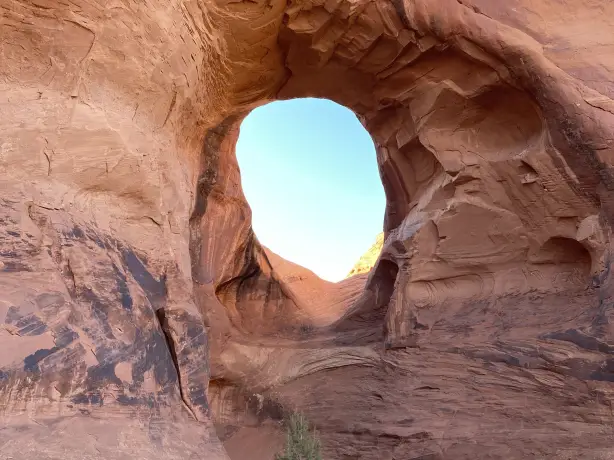 US Arizona Monument Valley rock window