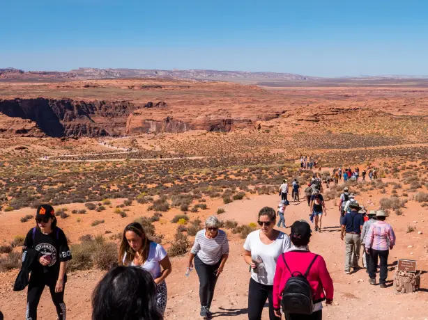 US Arizona Page Horseshoe Bend visitors hiking