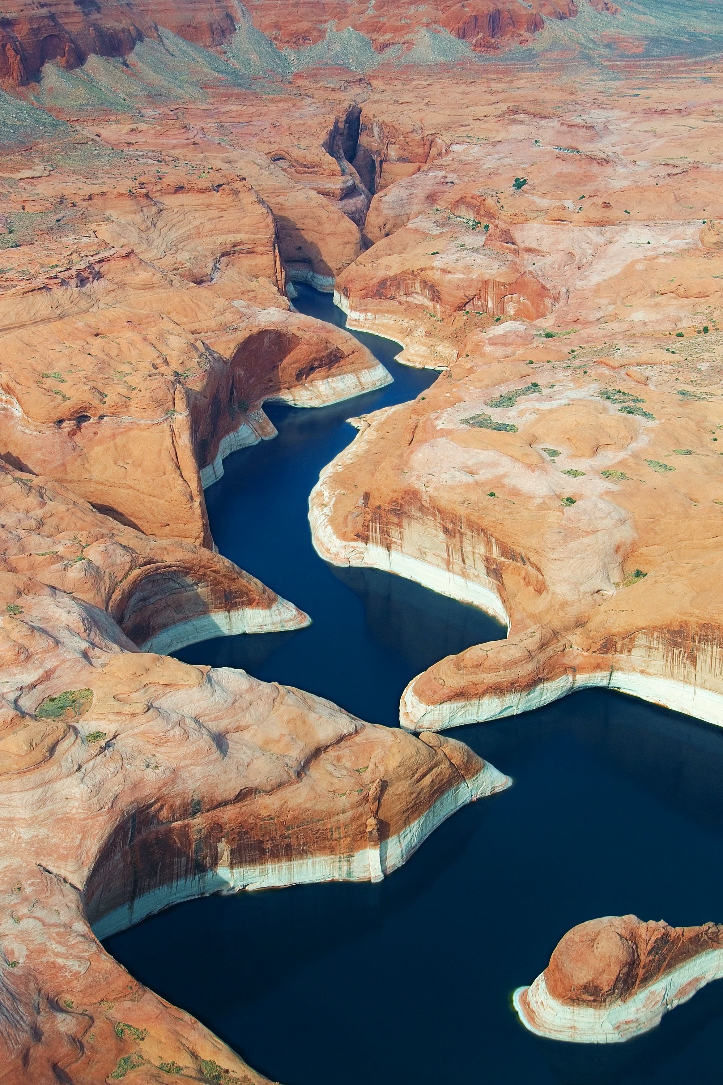 US Arizona Utah Lake Powell winding water rainer krienke unsplash