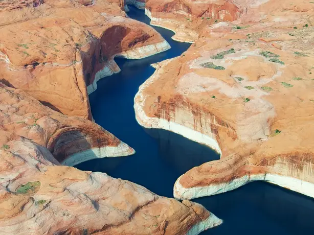 US Arizona Utah Lake Powell winding water rainer krienke unsplash