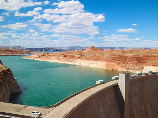US Arizona Utah Lake Powell reservoir dam joshua sukoff unsplash