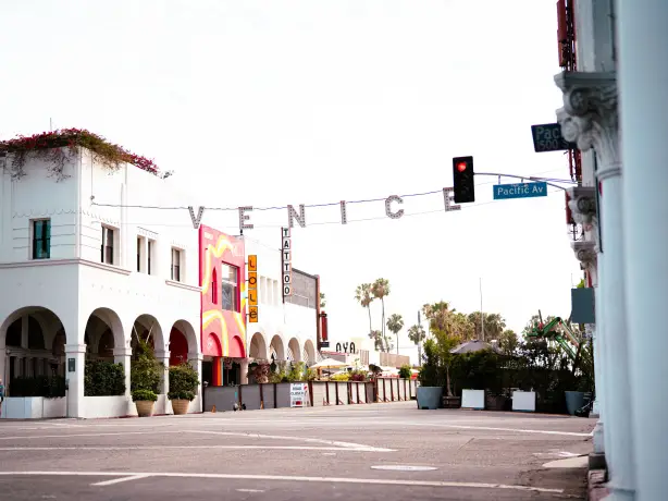 US California LA Venice Beach street sign oxana melis unsplash