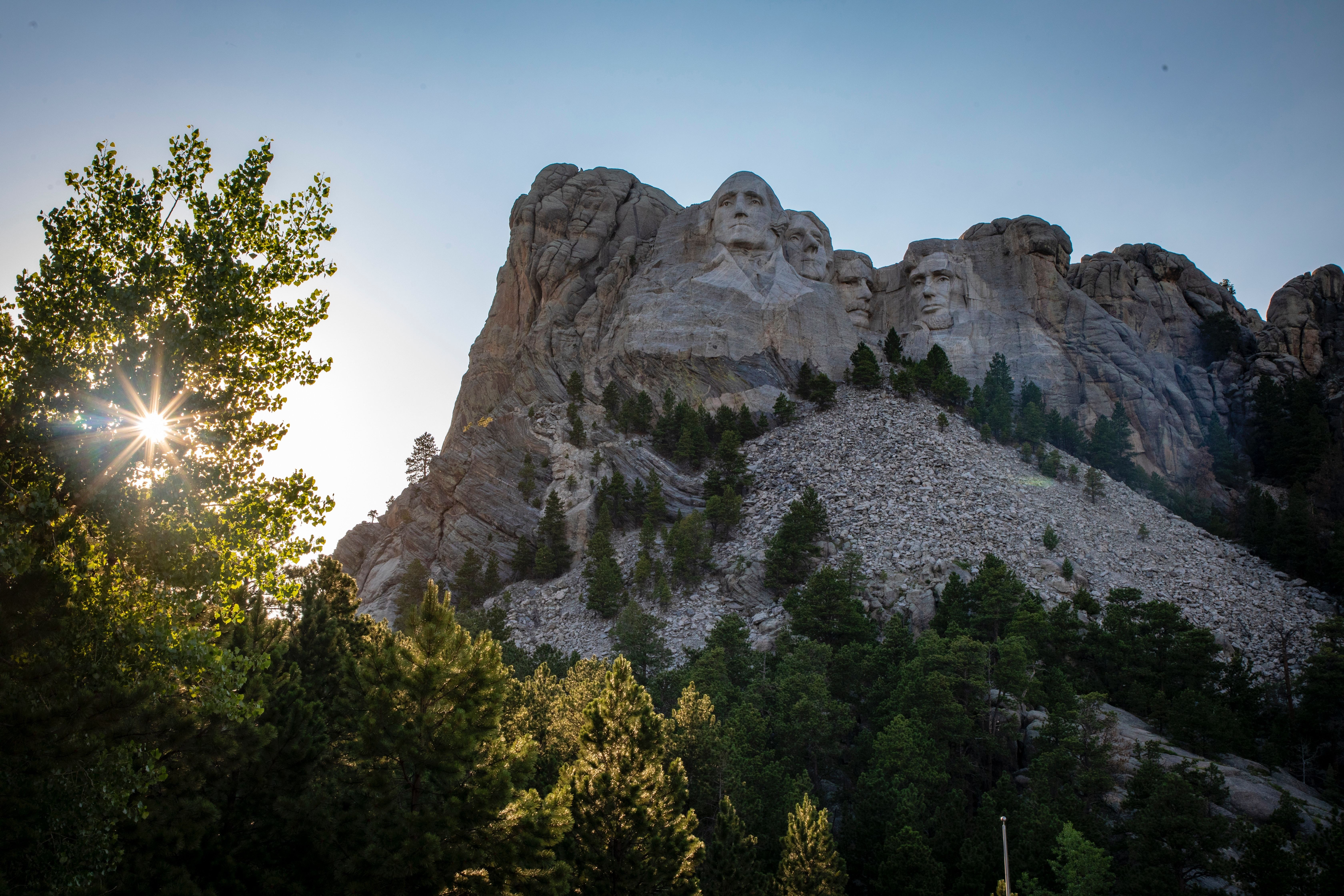 US South Dakota Mount Rushmore summer sun mick haupt unsplash
