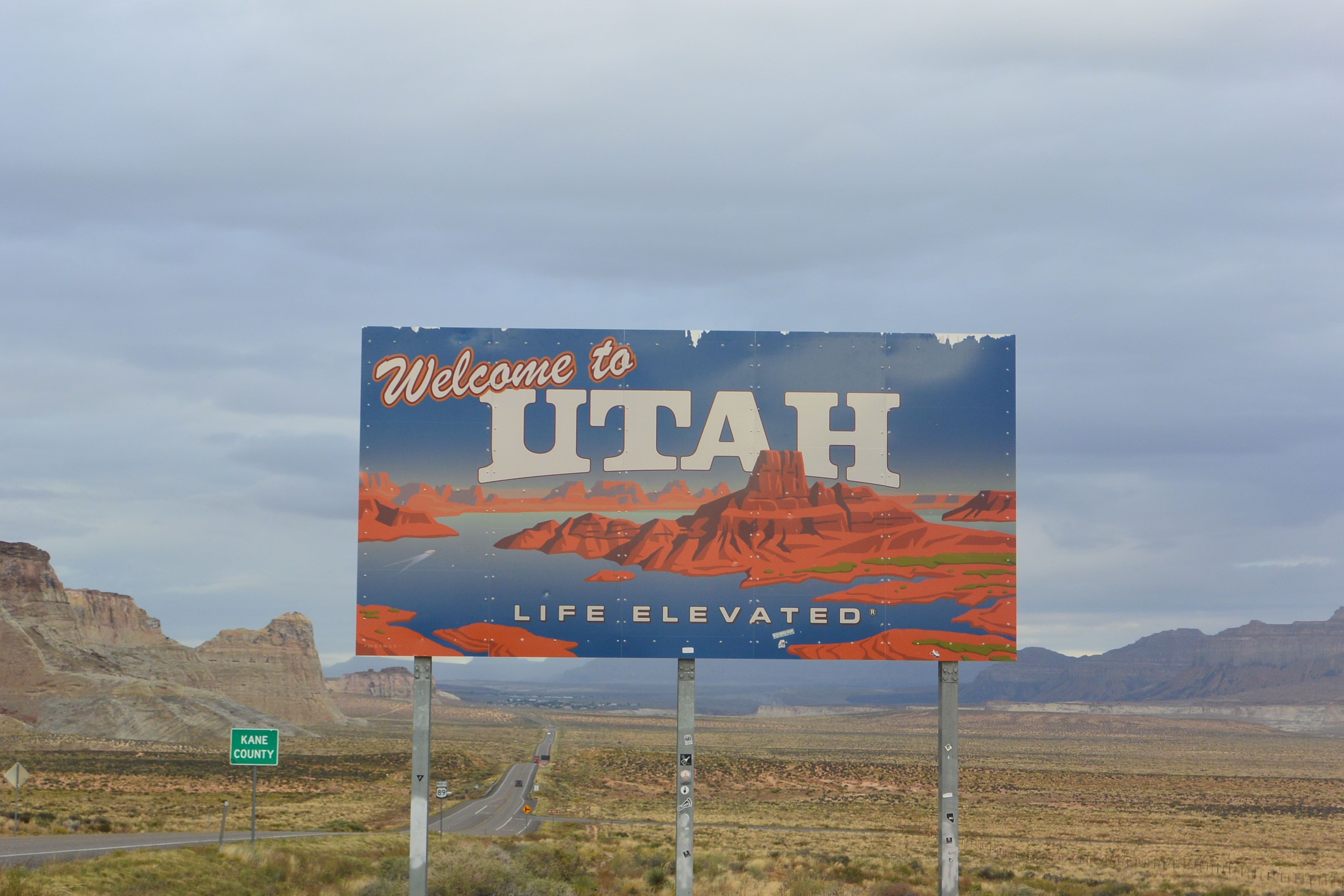 US Utah welcome sign sharon wright unsplash