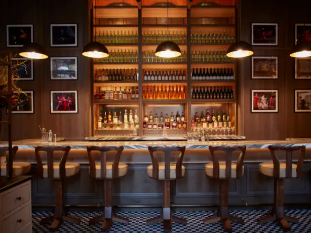 5990 USA New York historic hotel bar