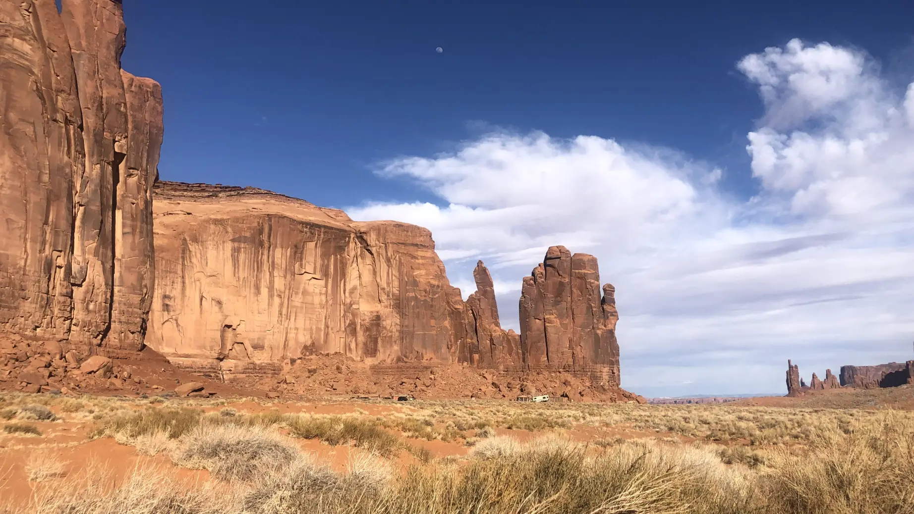 US Arizona Monument Valley desert cliffs