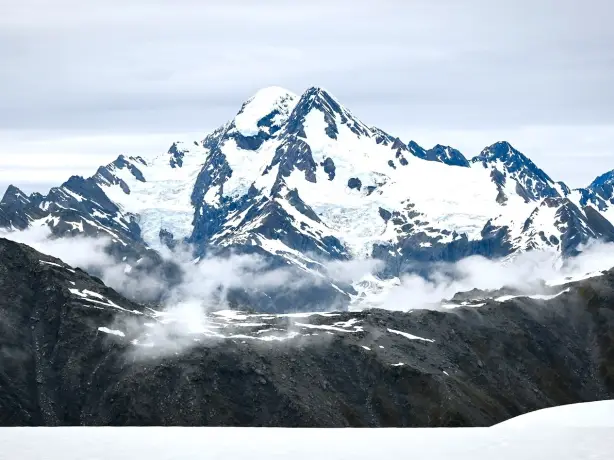 schneebedeckte Berge in Neuseeland
