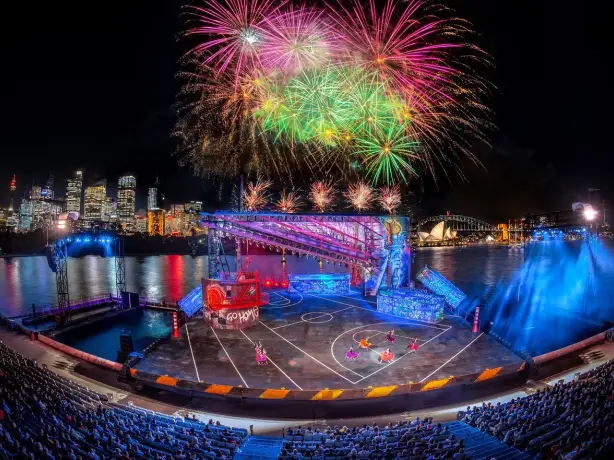 Australien Feuerwerk Handa Opera im Sydney Harbour, West Side Story 2019