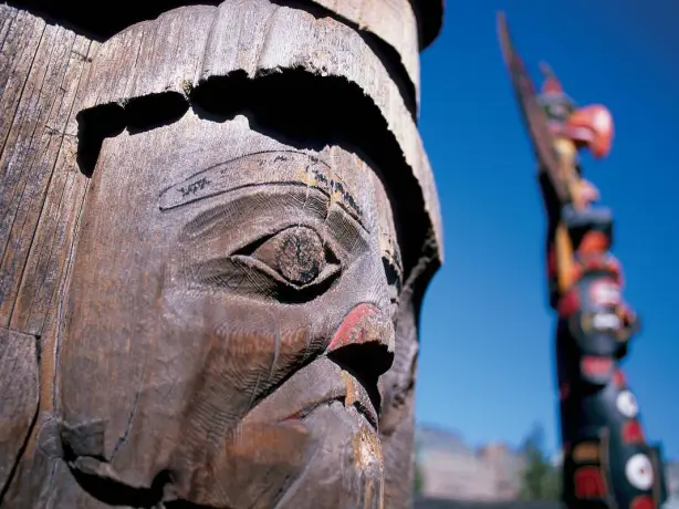 Can victoria totem poles