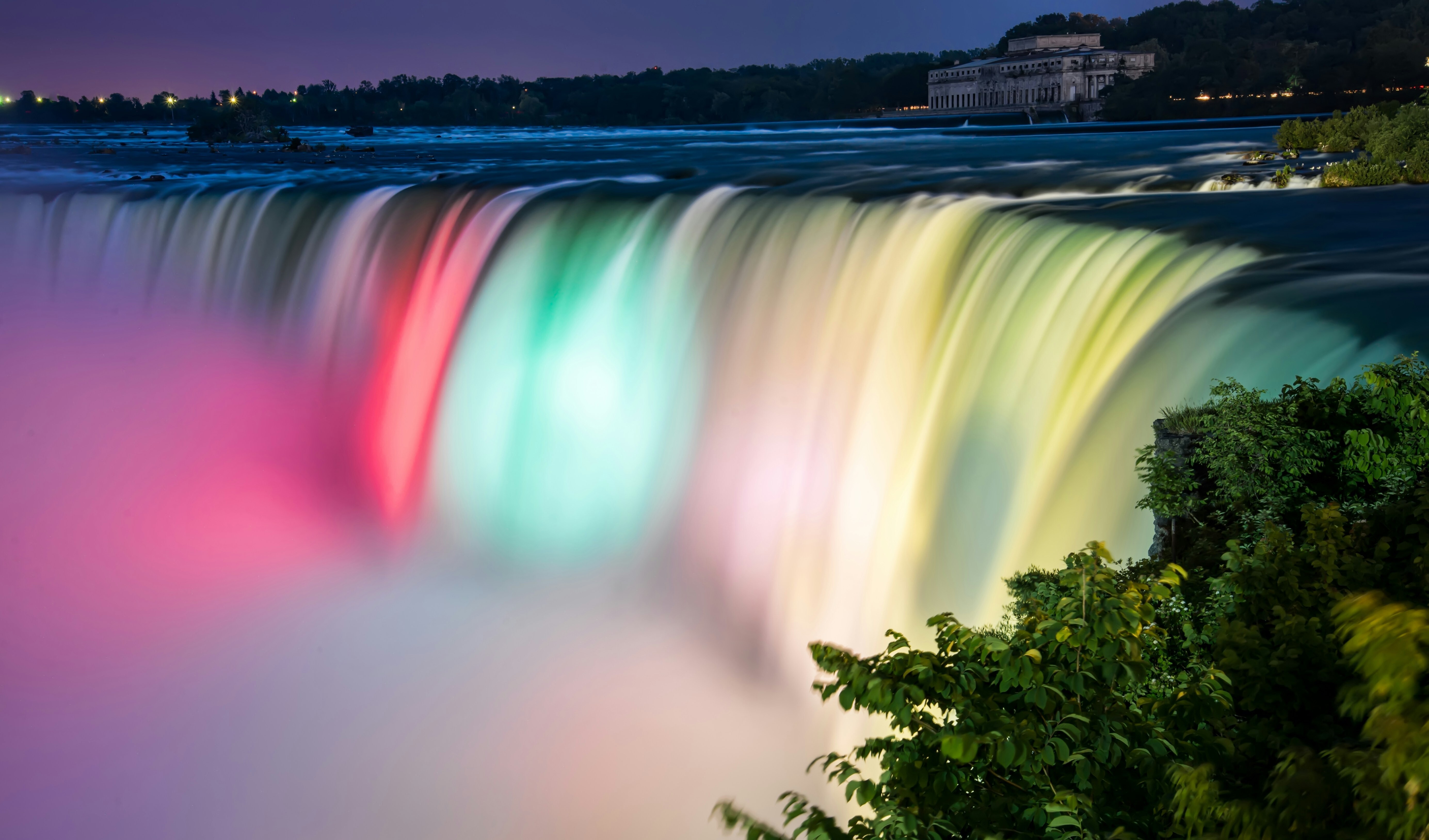 Can niagara falls lights