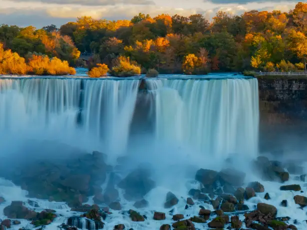 Niagara Falls in de herfst, Canada