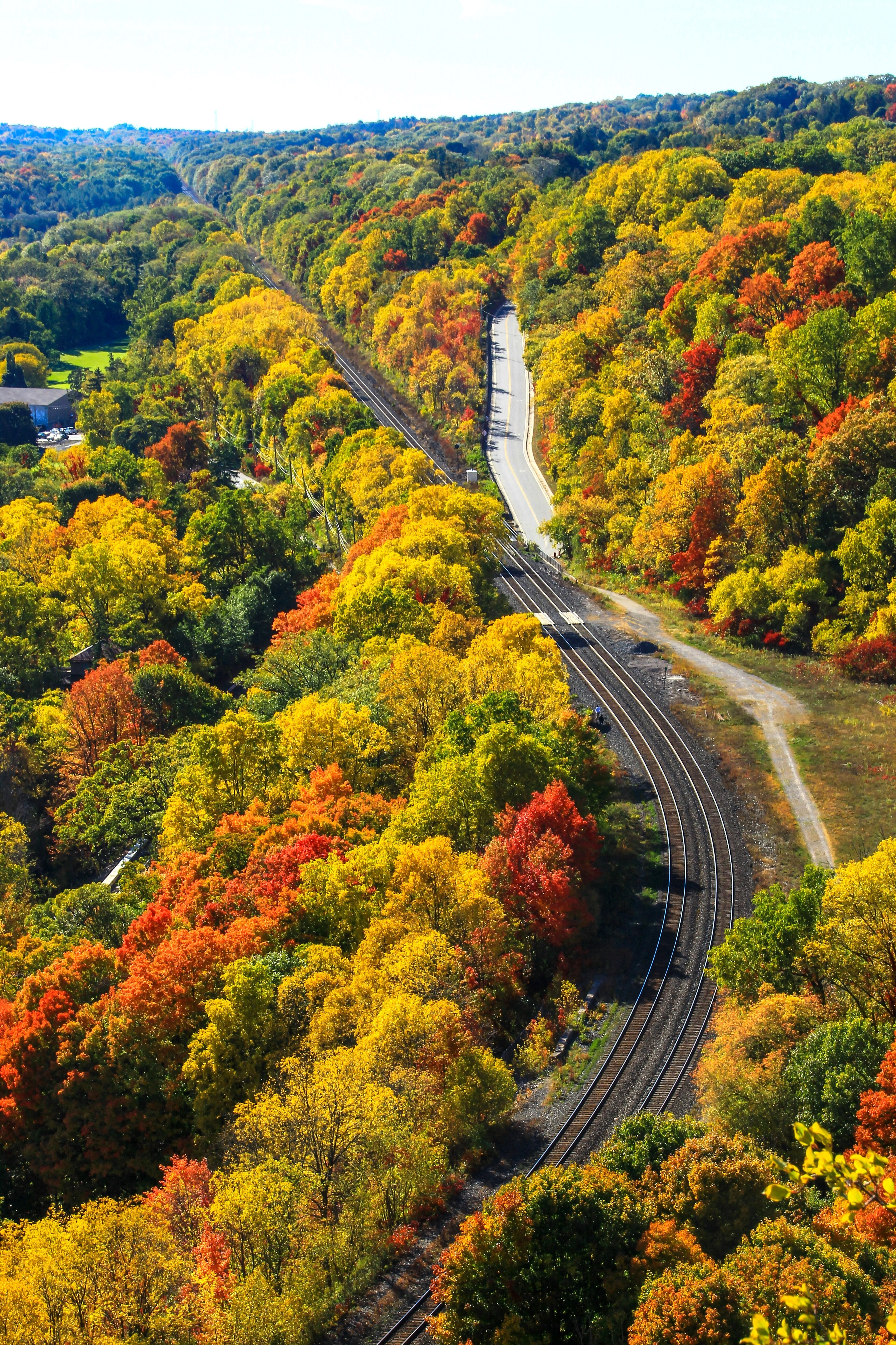 Dundas peak side trail ontario denley photography z AZKT Hd4bdo unsplash