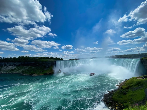 Canada niagara falls maid mist
