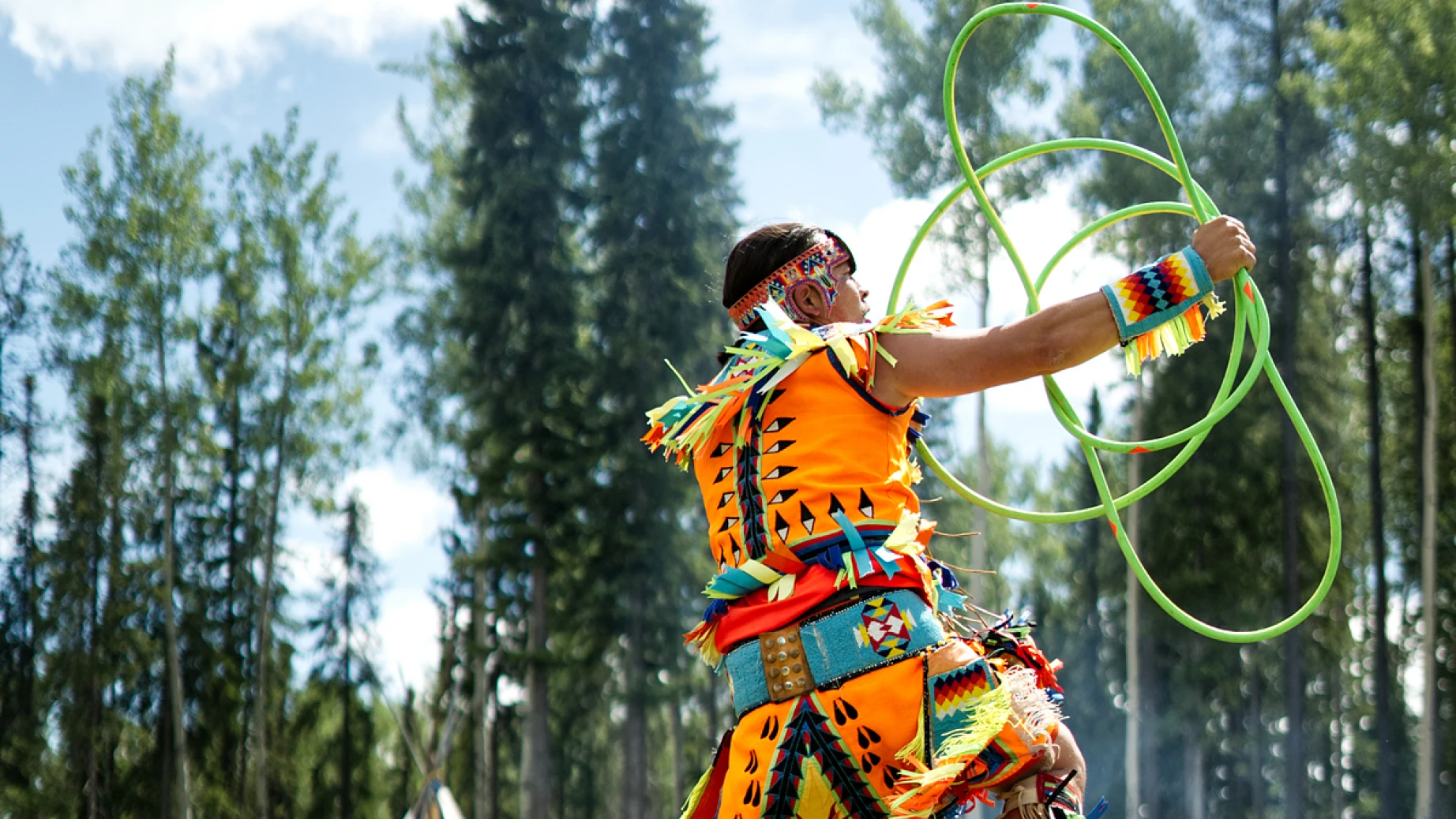 ca_first nations_ culture_fort nelson_northern rockies_world champion hoop dancer dallas arcand