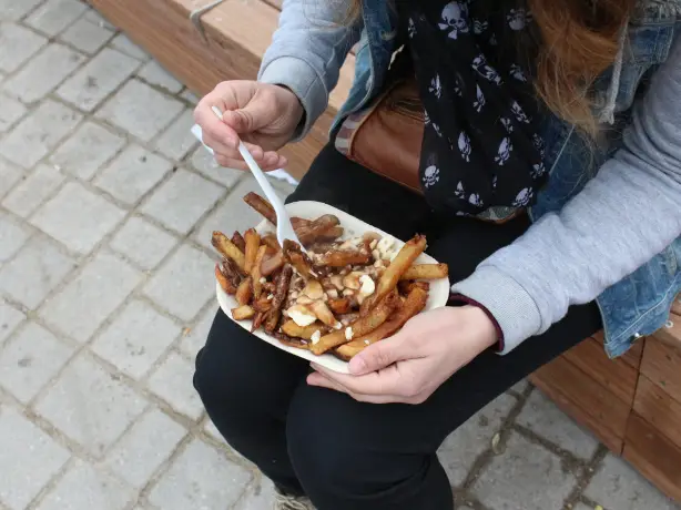 canada-food-poutine-fries-cheese-gravy