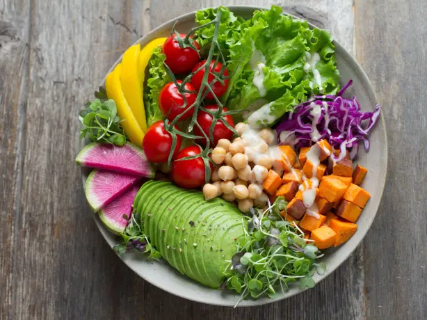 canada-food-vegan-vegetarian-salad