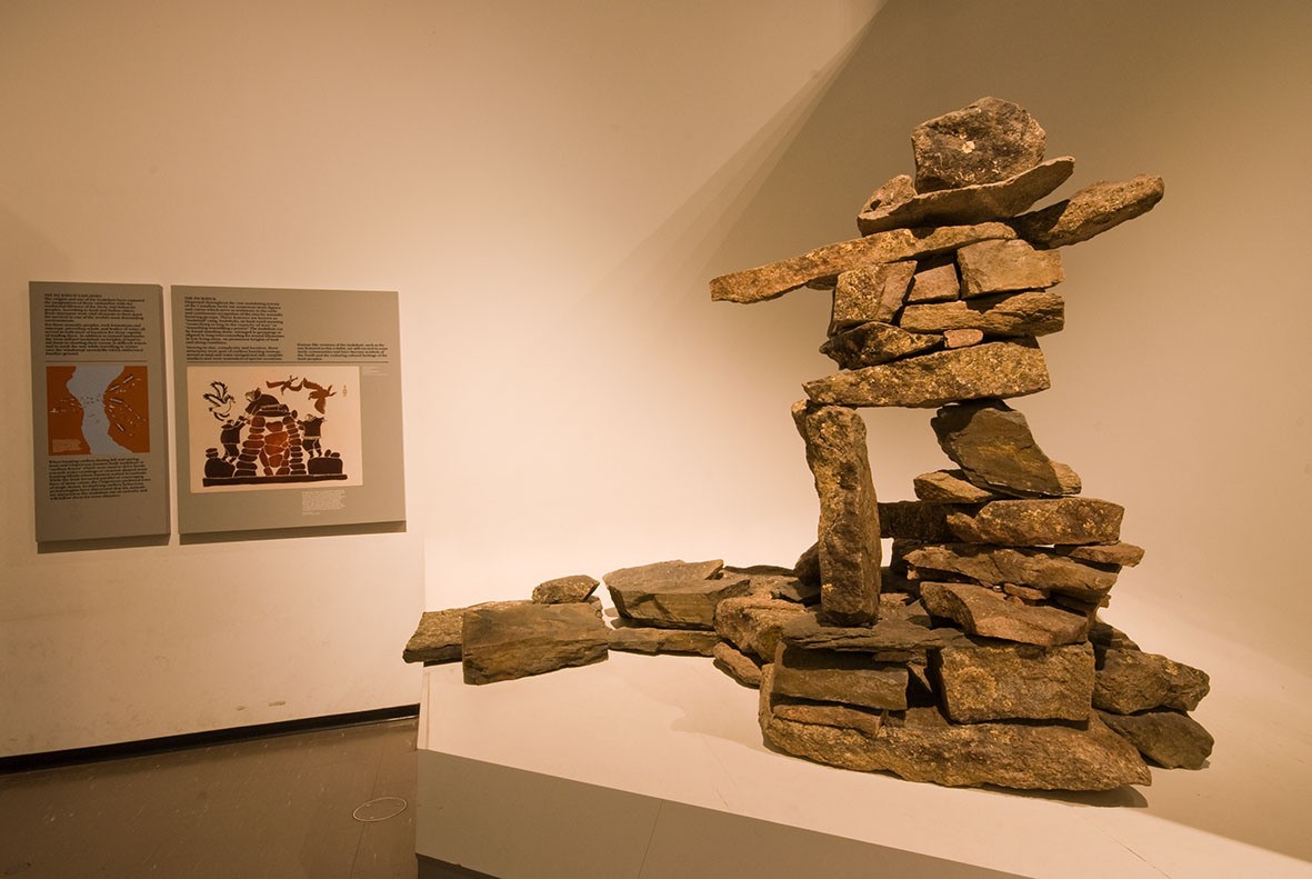 canada-museum-manitoba-ancient-statue