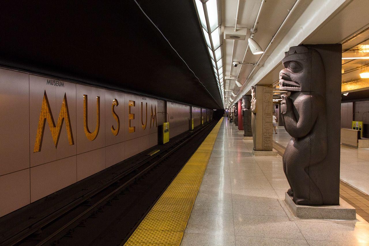 canada-museum-station-subway-underground-statue