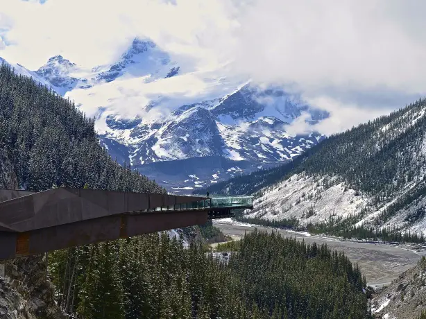 Canada icefields parkway glacier skywalk building