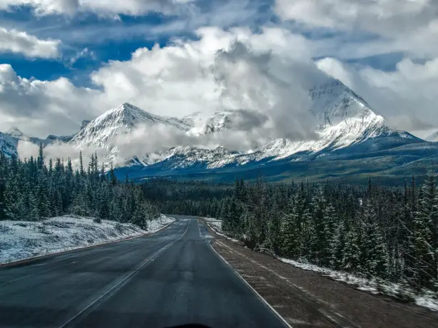 Canada icefields parkway road sky mountains floris siegers