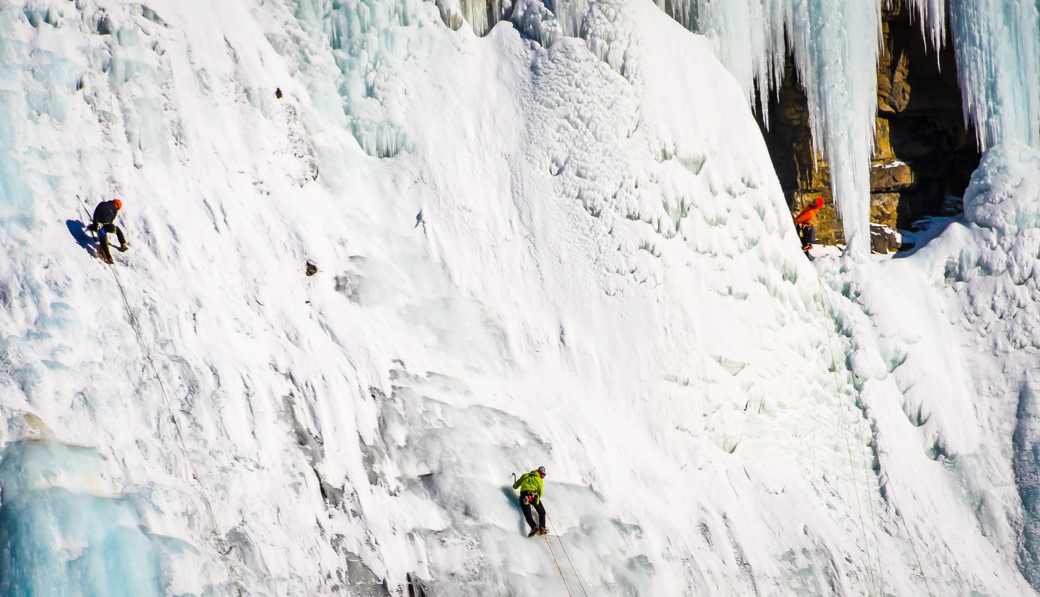 Canada icefields parkway weeping wall winter climbing steve wiesner