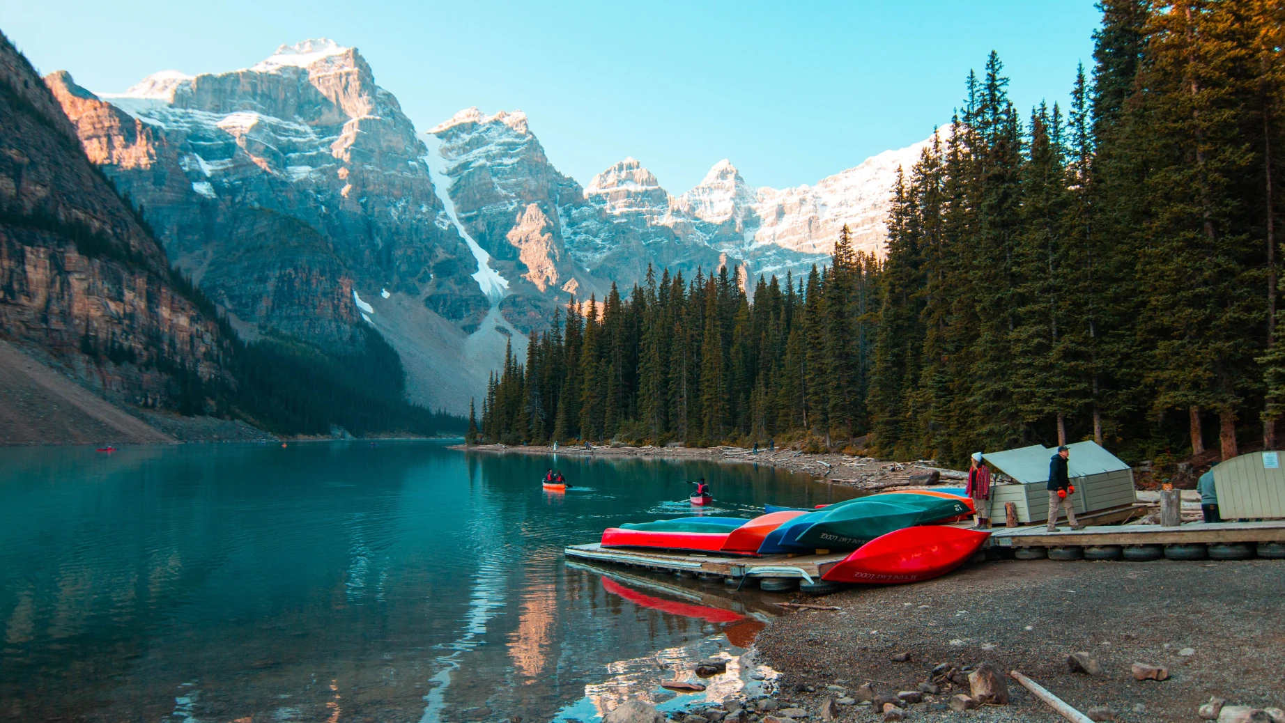Banff lake kayak