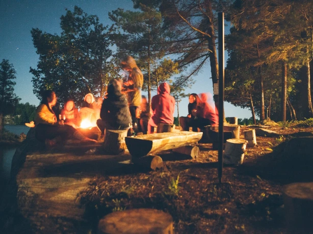 Kanada Lagerfeuer Freunde