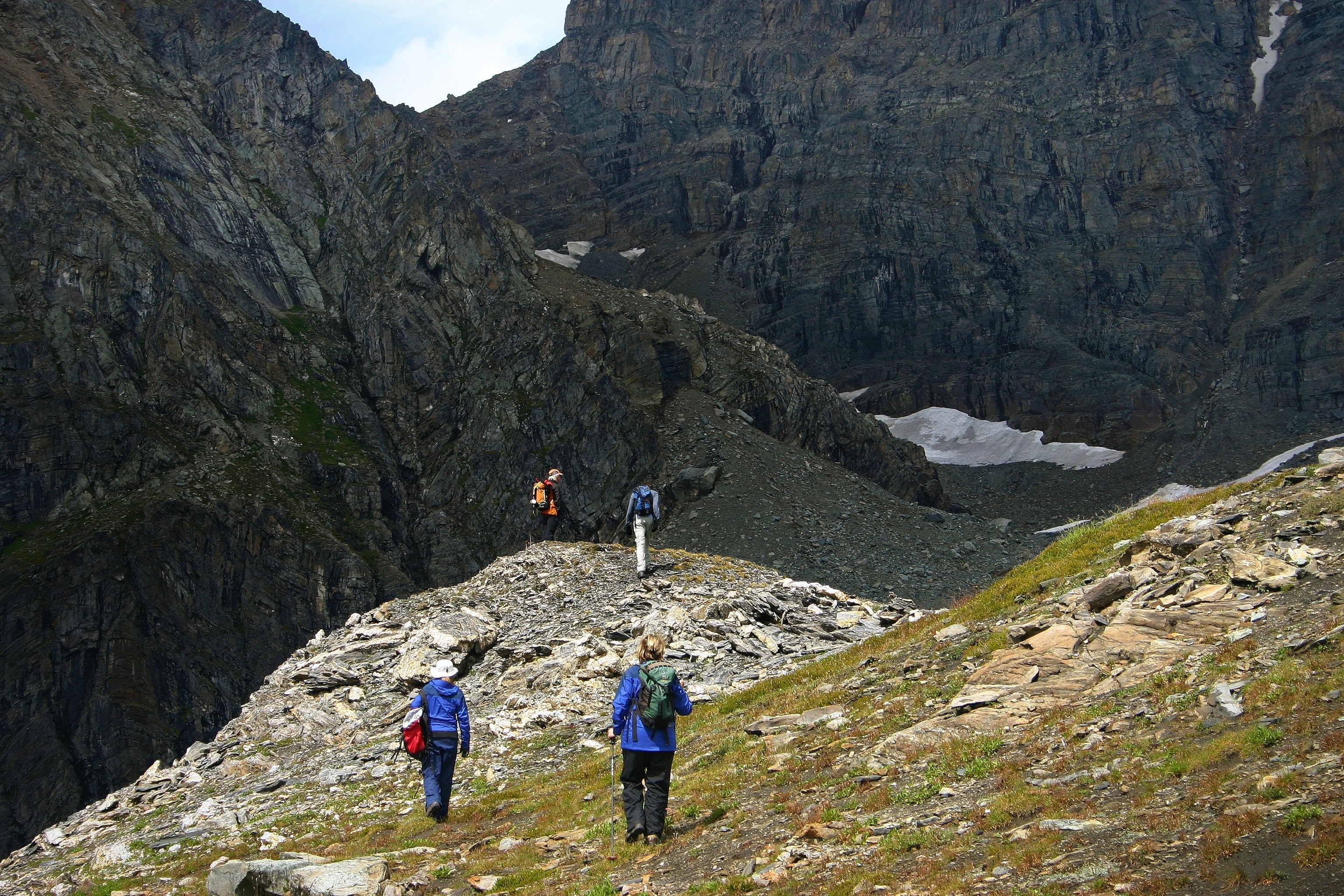 canada-british-columbia-east-kootenay-hiking-friends