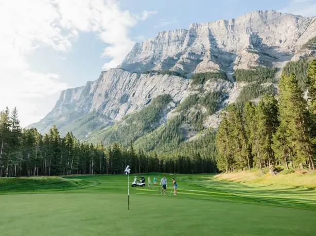 ca_couples_golf fairmont banff springs
