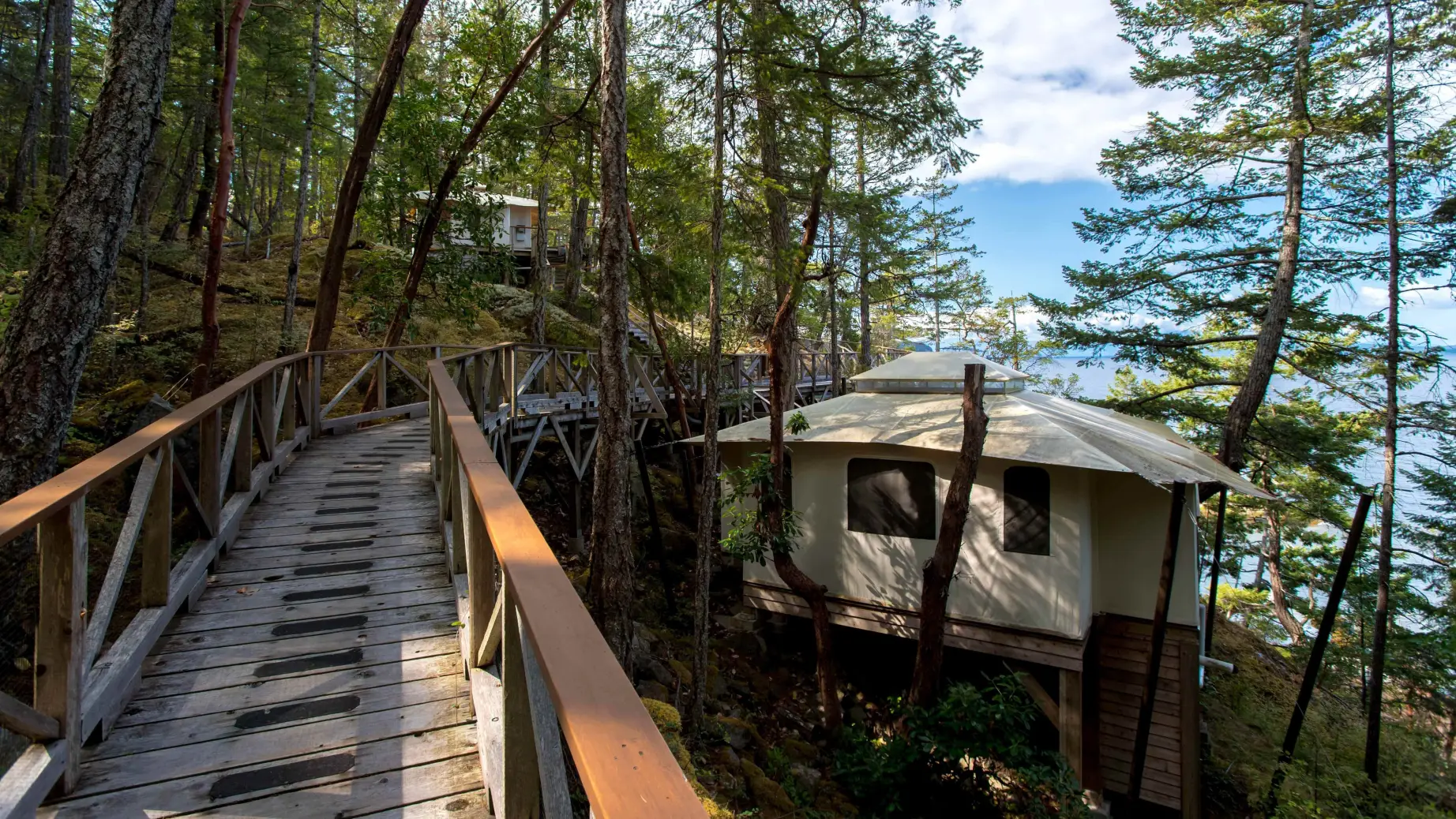 Can vancouver accom coast and mountains