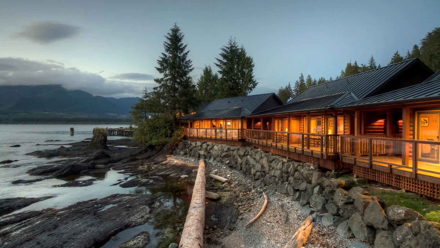 Kanada resort am Abend an Küste