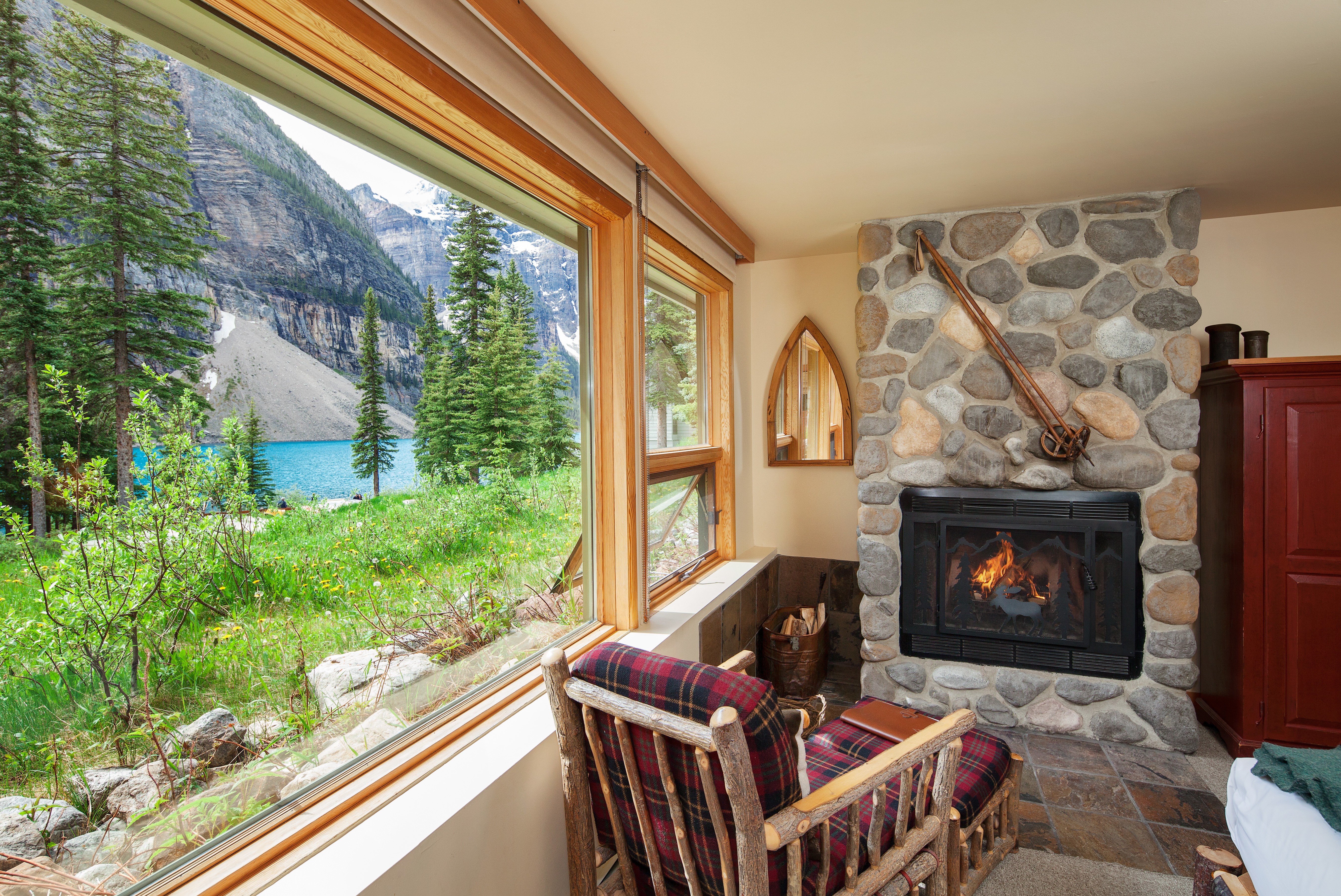 5670 Canada Alberta Banff Moraine Lake accommodation luxury