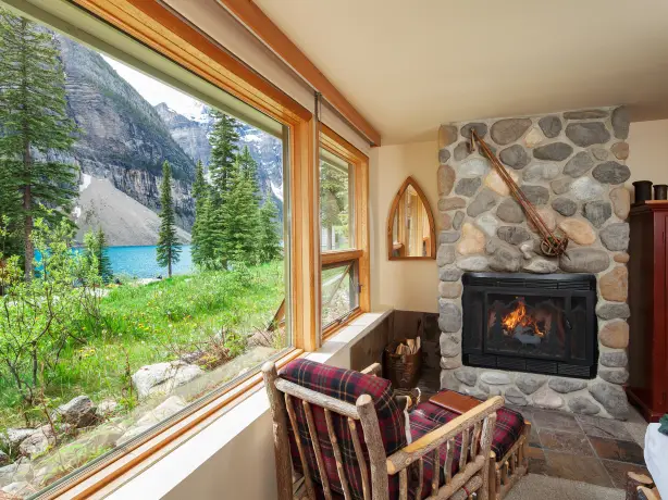 5670 Canada Alberta Banff Moraine Lake accommodation luxury