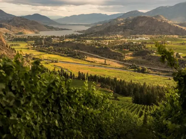CA British Columbia Okanagan Valley Full View copy
