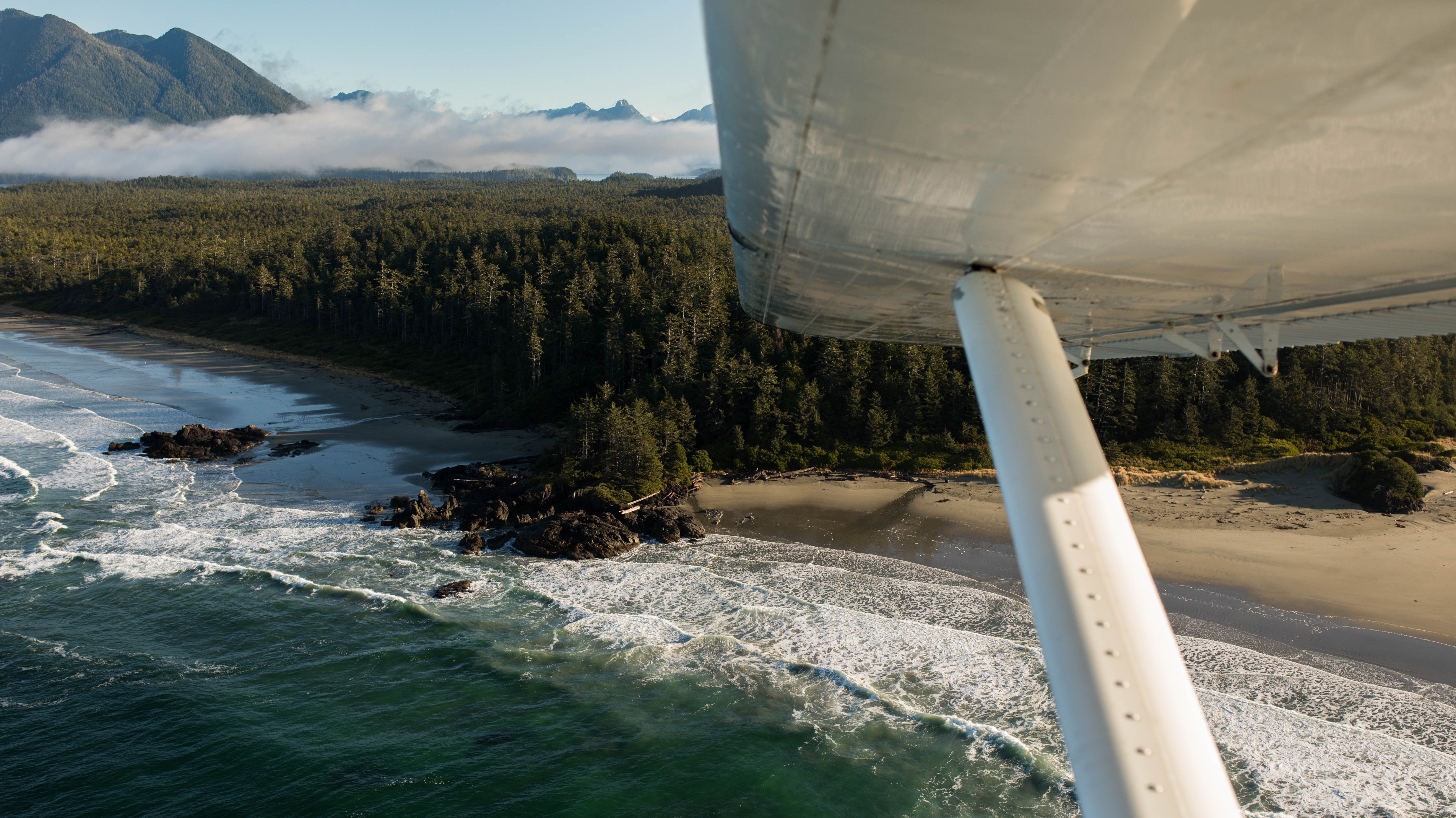 ca-tofino-fly from Tofino to hot springs