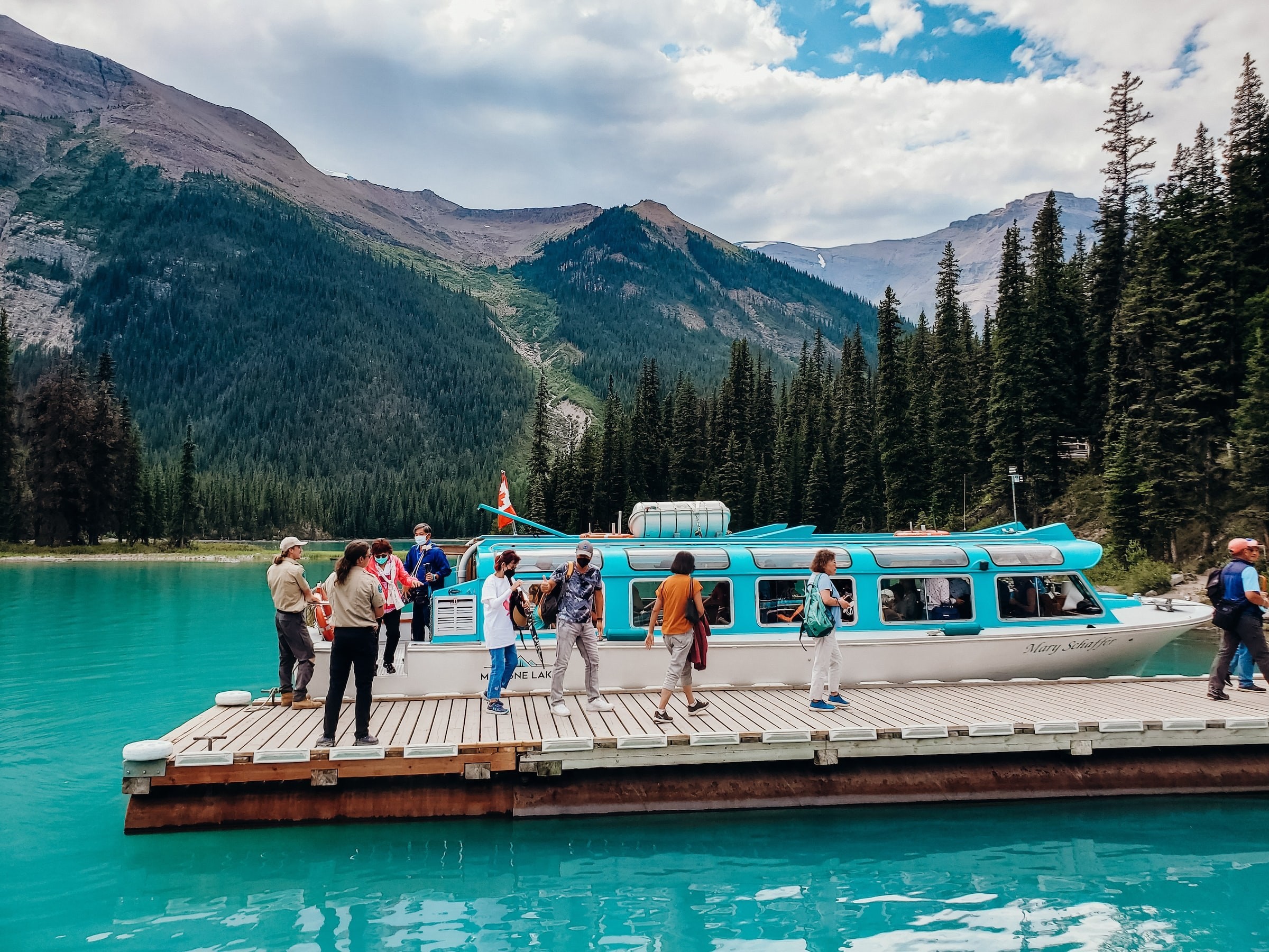 Canada Maligne Lake jasper national park boat tour