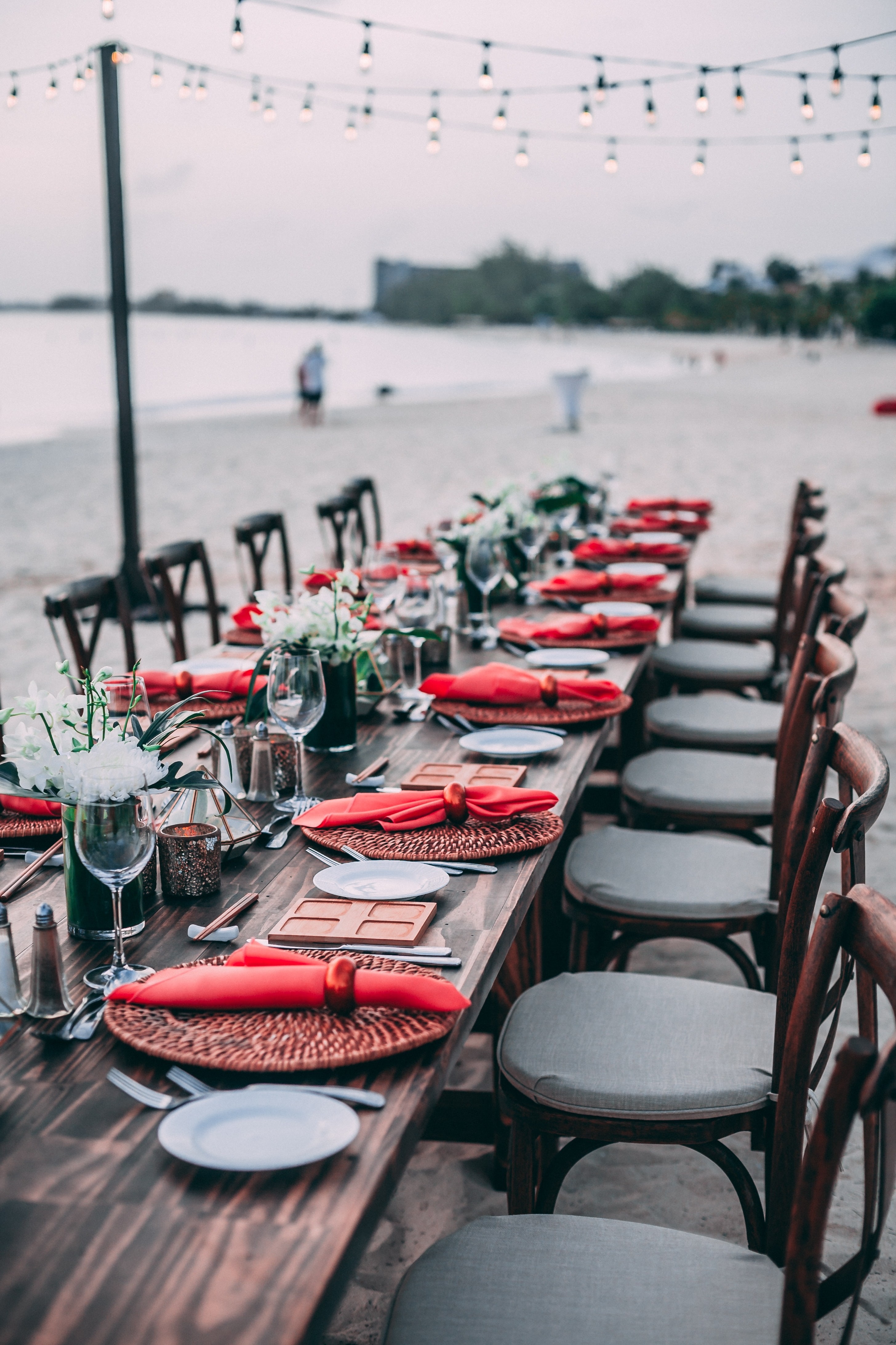 Us hawaii table wedding unspalsh