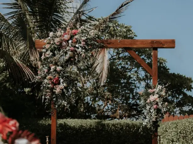 Us hawaii wedding plants unsplash