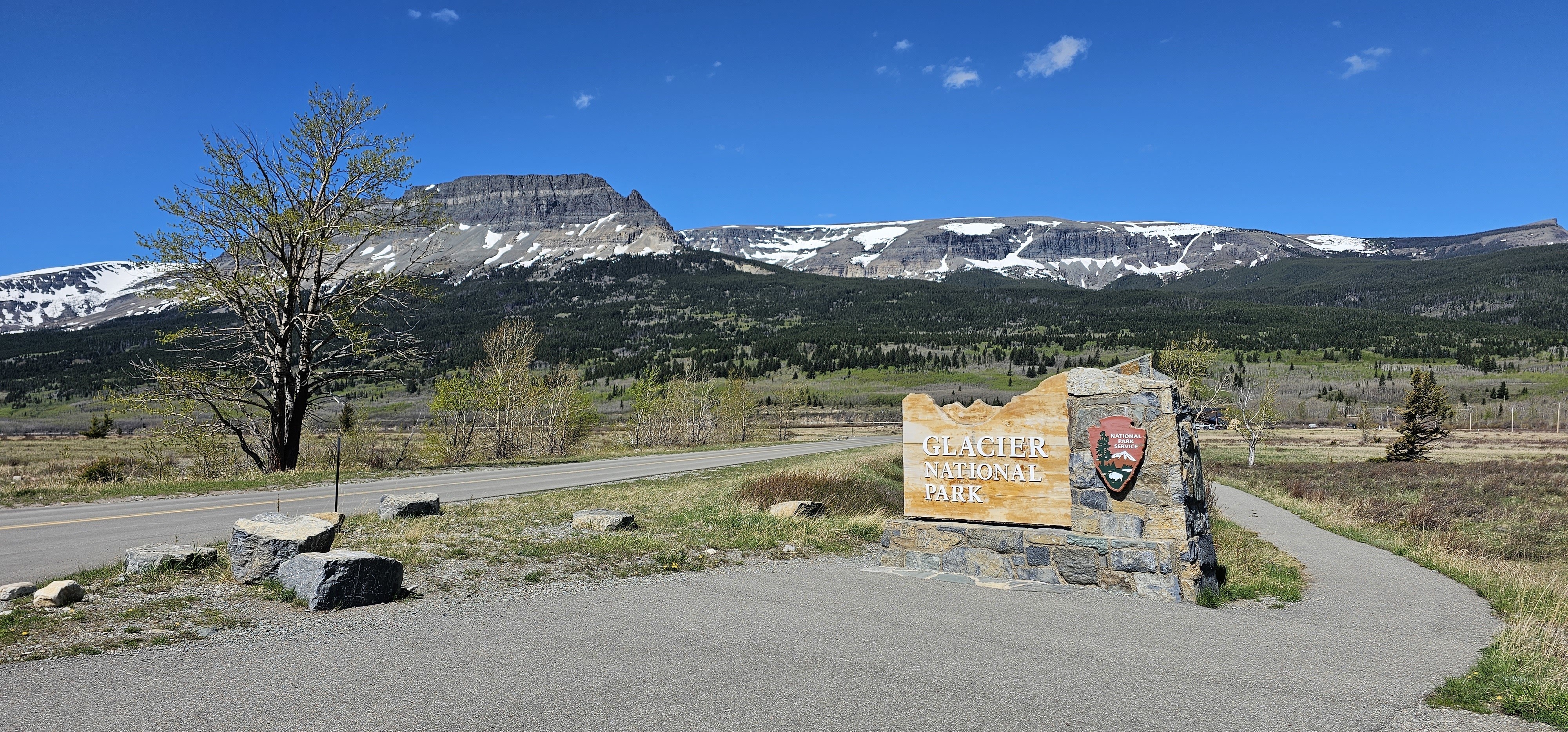 US Montana Glacier National park entrance
