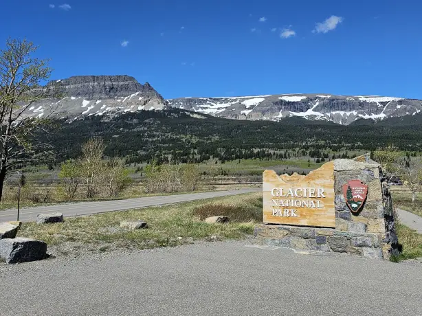 US Montana Glacier National park entrance