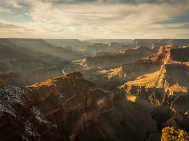 Jason thompson d S3 Un DX6 In Q unsplash